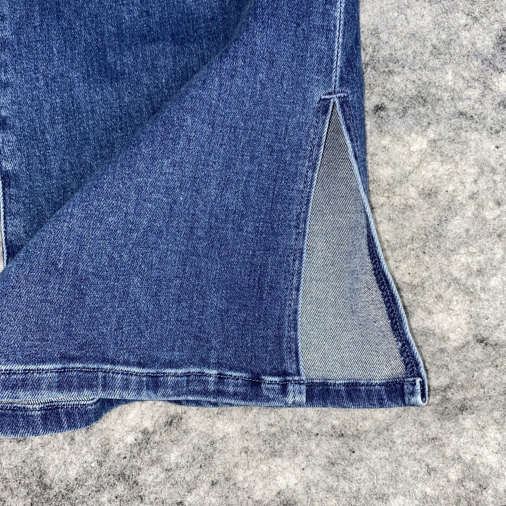 Le Jean Women's 32 Blue Medium Wash Cotton Blend Stella‎ Cropped Flared-Leg - Picture 2 of 14